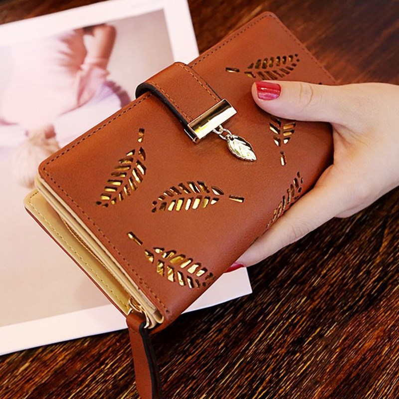 Leaf Buckle Card Holder Wallet
